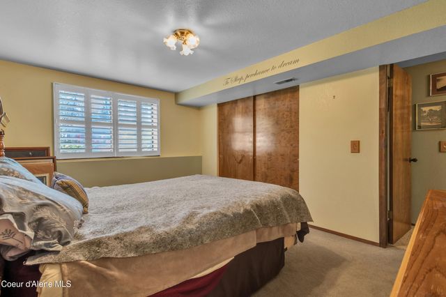 5792 N Parkwood CIR, Coeur D'alene, ID 83815