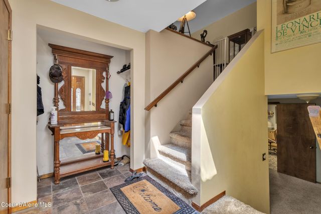 5792 N Parkwood CIR, Coeur D'alene, ID 83815