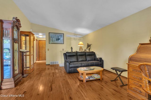 5792 N Parkwood CIR, Coeur D'alene, ID 83815