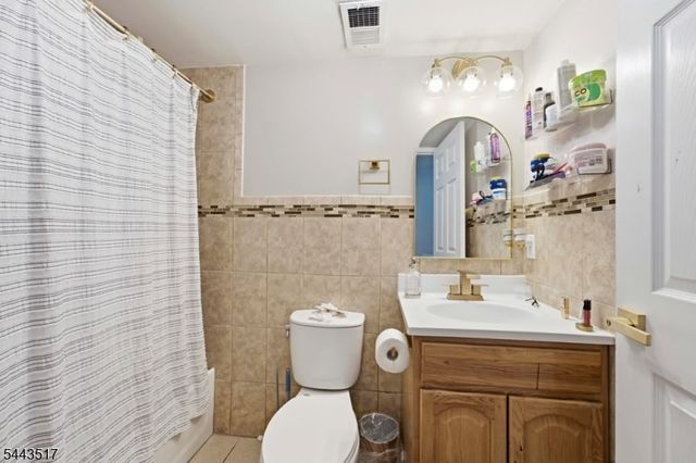 426 Marshall St, Elizabeth City, NJ 07206