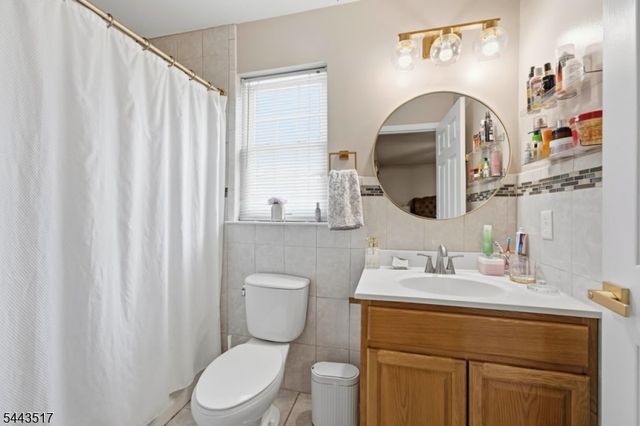 426 Marshall St, Elizabeth City, NJ 07206