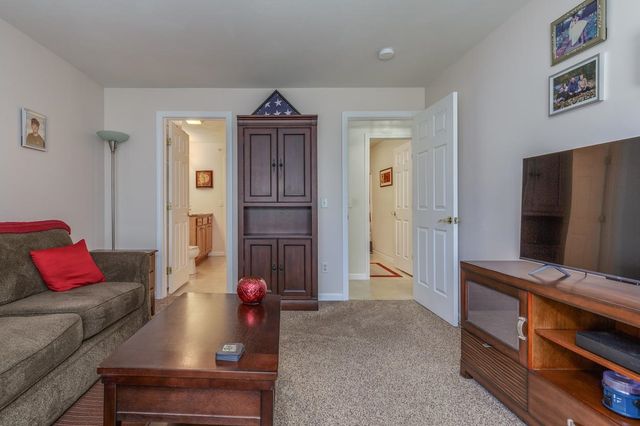 65 Fordway Ext Unit 1305, Derry, NH 03038