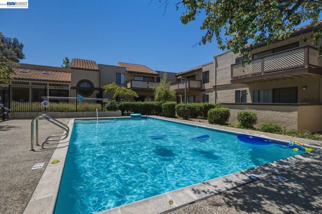 3300 Wolcott Cmn 113, Fremont, CA 94538