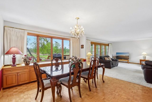 2385 Buckingham PLACE, Brookfield, WI 53045