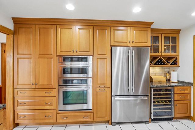 2385 Buckingham PLACE, Brookfield, WI 53045
