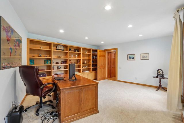 2385 Buckingham PLACE, Brookfield, WI 53045