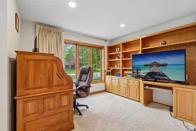 2385 Buckingham PLACE, Brookfield, WI 53045