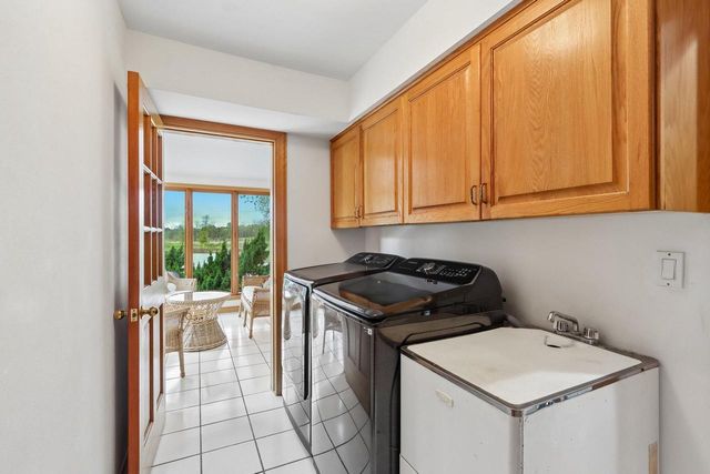 2385 Buckingham PLACE, Brookfield, WI 53045