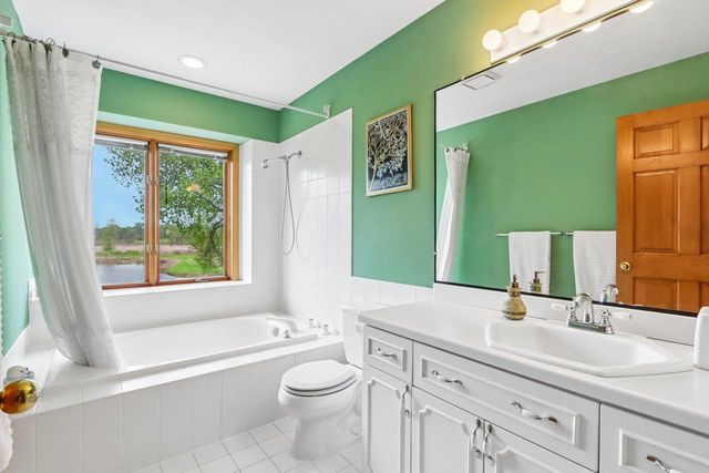 2385 Buckingham PLACE, Brookfield, WI 53045