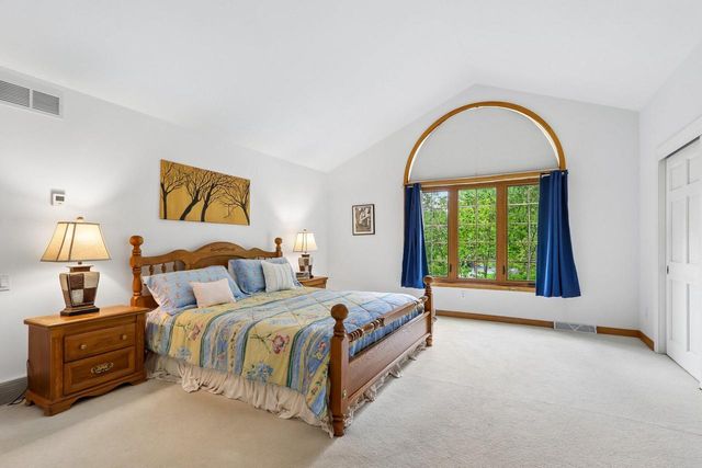 2385 Buckingham PLACE, Brookfield, WI 53045