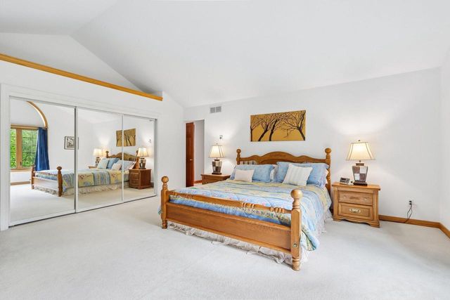 2385 Buckingham PLACE, Brookfield, WI 53045