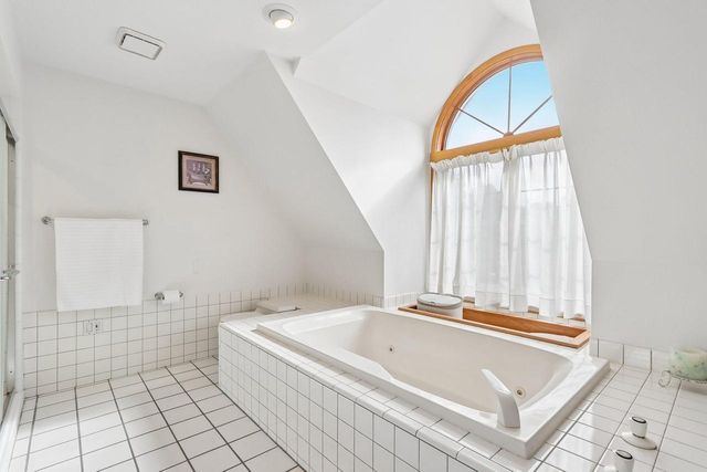 2385 Buckingham PLACE, Brookfield, WI 53045