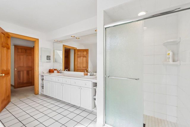 2385 Buckingham PLACE, Brookfield, WI 53045