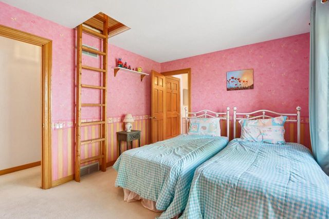 2385 Buckingham PLACE, Brookfield, WI 53045