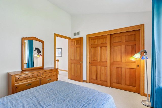 2385 Buckingham PLACE, Brookfield, WI 53045