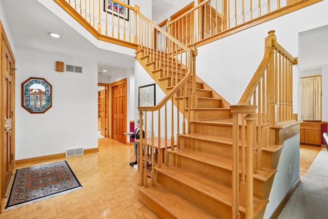 2385 Buckingham PLACE, Brookfield, WI 53045