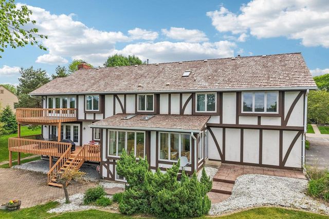 2385 Buckingham PLACE, Brookfield, WI 53045