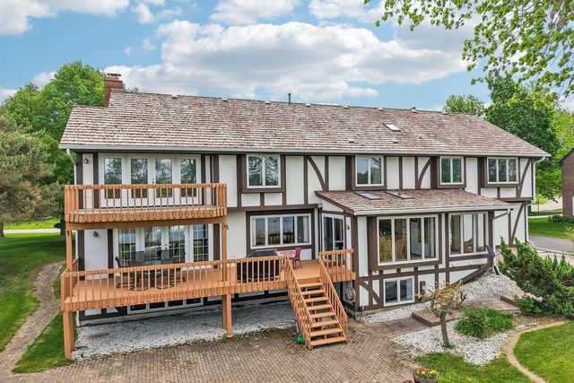 2385 Buckingham PLACE, Brookfield, WI 53045