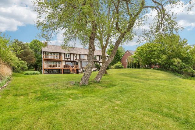 2385 Buckingham PLACE, Brookfield, WI 53045
