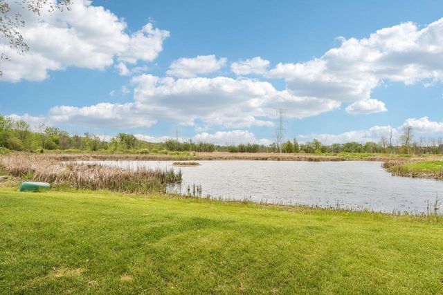 2385 Buckingham PLACE, Brookfield, WI 53045