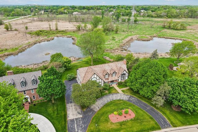 2385 Buckingham PLACE, Brookfield, WI 53045