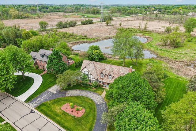 2385 Buckingham PLACE, Brookfield, WI 53045