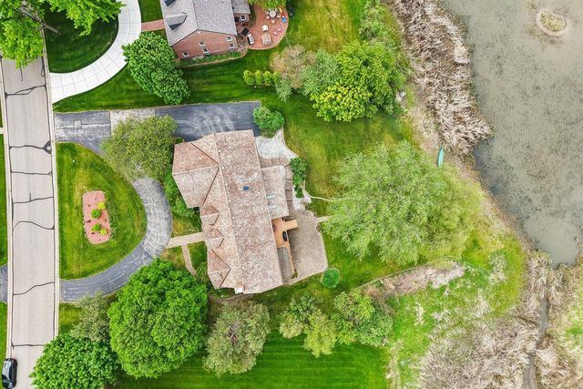 2385 Buckingham PLACE, Brookfield, WI 53045