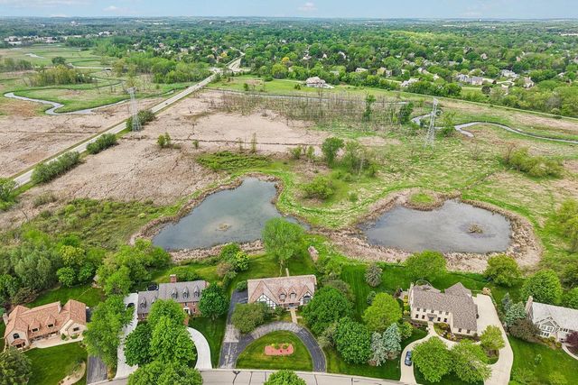 2385 Buckingham PLACE, Brookfield, WI 53045