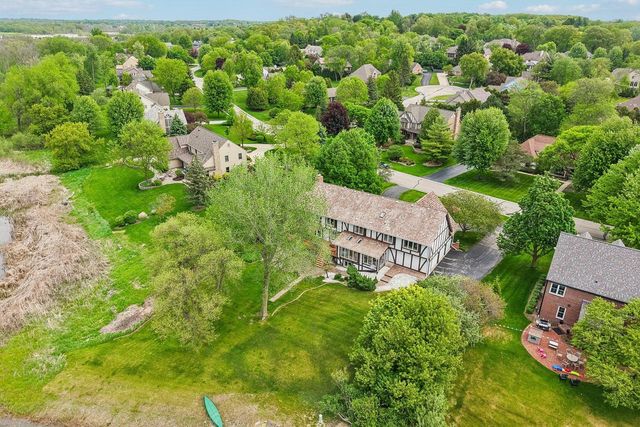 2385 Buckingham PLACE, Brookfield, WI 53045