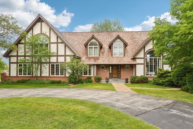 2385 Buckingham PLACE, Brookfield, WI 53045