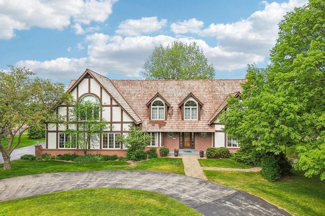 2385 Buckingham PLACE, Brookfield, WI 53045
