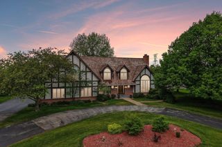 2385 Buckingham PLACE, Brookfield, WI 53045