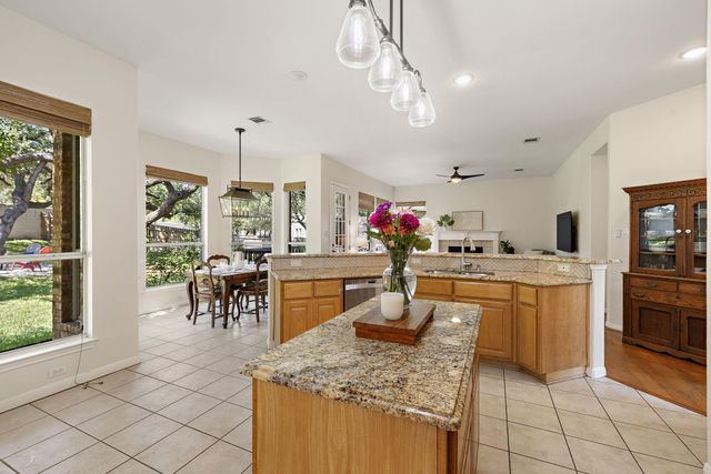 1914 Mulligan DR, Round Rock, TX 78664