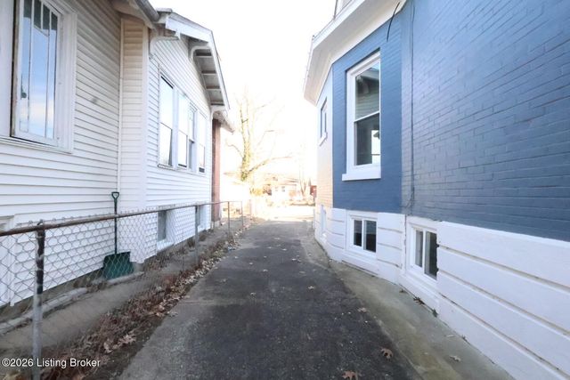 125 Northwestern Pkwy, Louisville, KY 40212