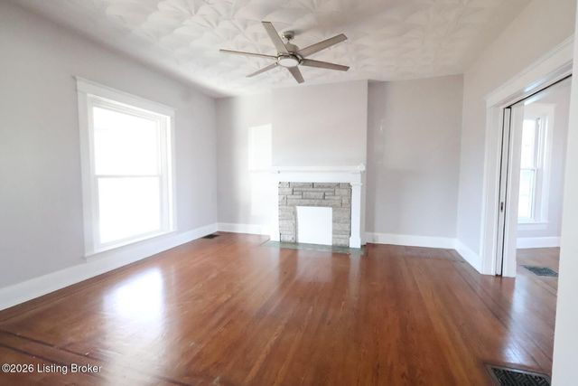 125 Northwestern Pkwy, Louisville, KY 40212