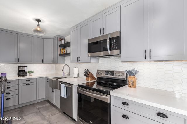 8241 N CENTRAL Avenue 18, Phoenix, AZ 85020