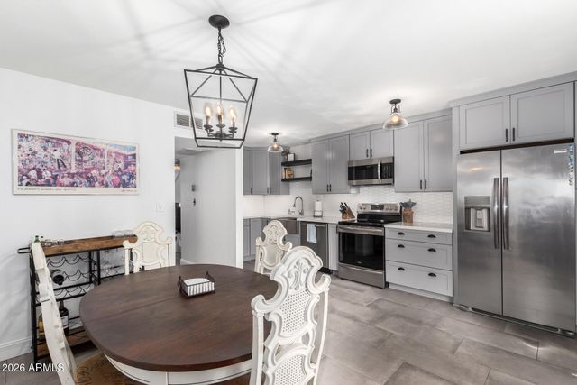 8241 N CENTRAL Avenue 18, Phoenix, AZ 85020