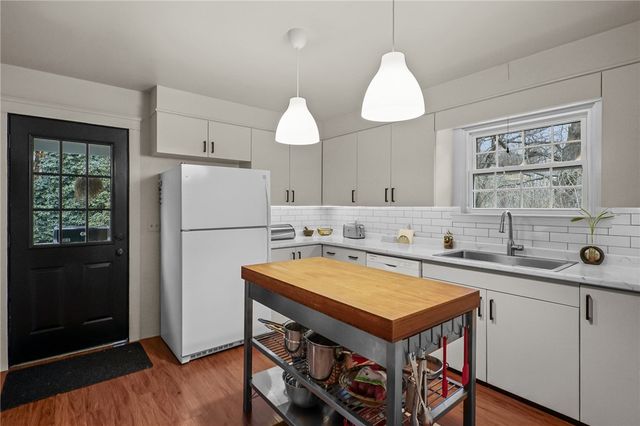 80 Lake Shore Drive, East Greenwich, RI 02818