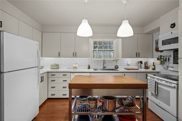 80 Lake Shore Drive, East Greenwich, RI 02818