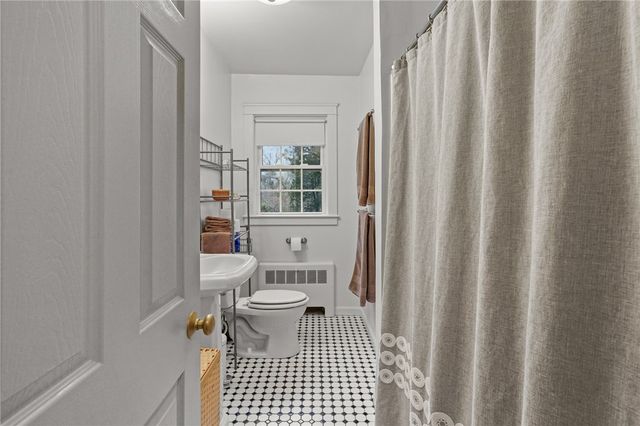 80 Lake Shore Drive, East Greenwich, RI 02818