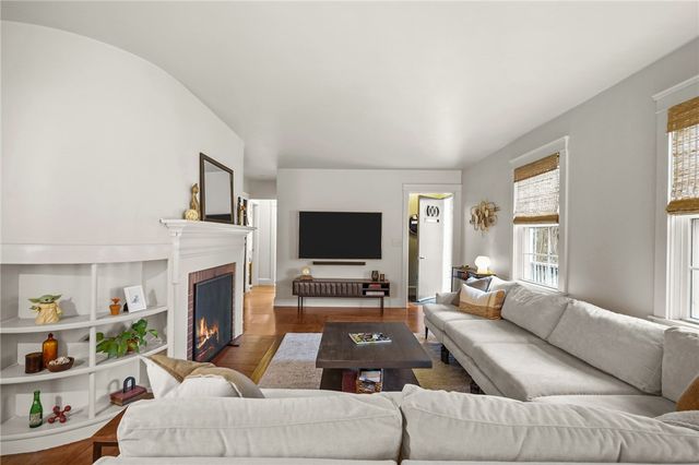 80 Lake Shore Drive, East Greenwich, RI 02818