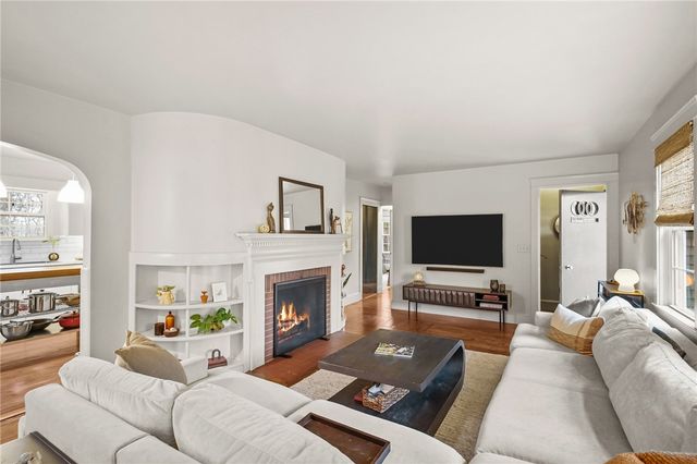 80 Lake Shore Drive, East Greenwich, RI 02818