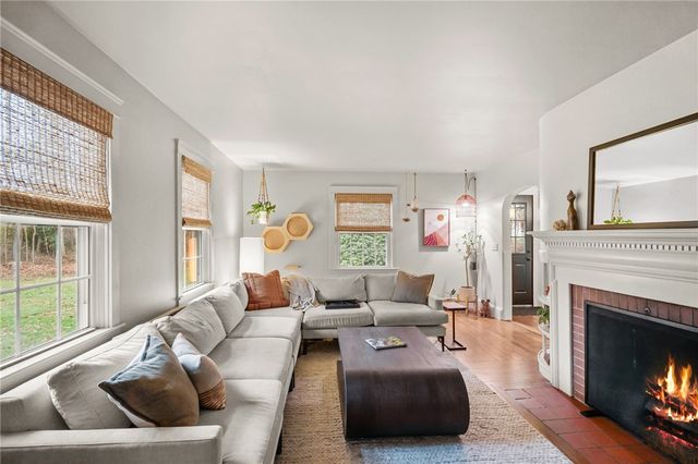 80 Lake Shore Drive, East Greenwich, RI 02818