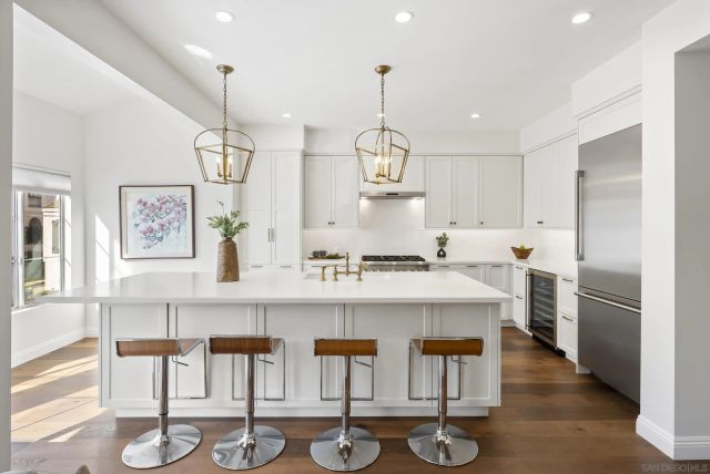 5143 Renaissance Ave B, San Diego, CA 92122