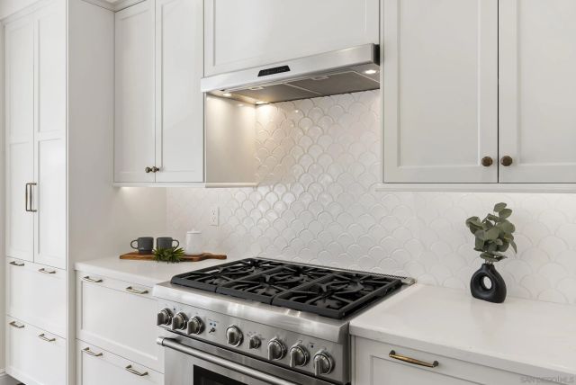 5143 Renaissance Ave B, San Diego, CA 92122