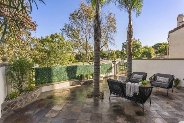 5143 Renaissance Ave B, San Diego, CA 92122