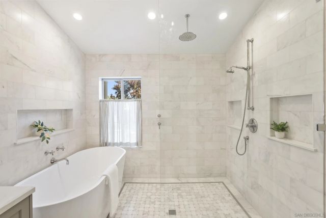 5143 Renaissance Ave B, San Diego, CA 92122