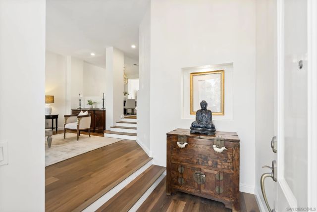 5143 Renaissance Ave B, San Diego, CA 92122