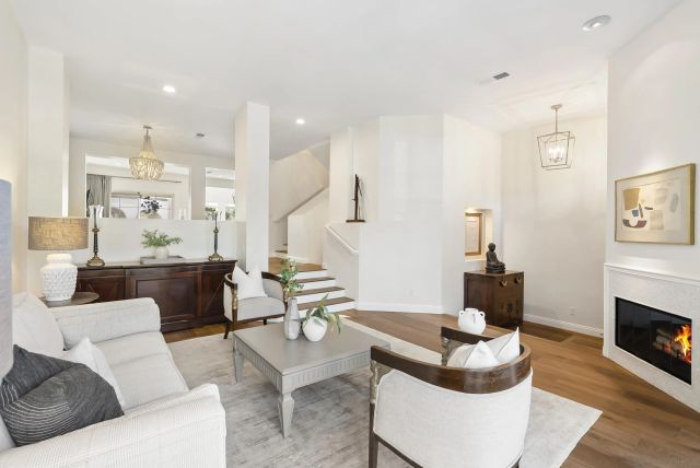 5143 Renaissance Ave B, San Diego, CA 92122