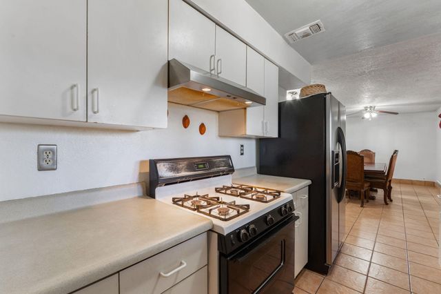 725 La Charles Drive NE, Albuquerque, NM 87123